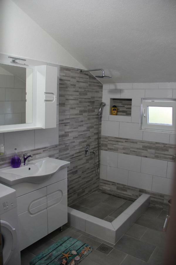 Holiday Home Flora Mostar Exterior foto