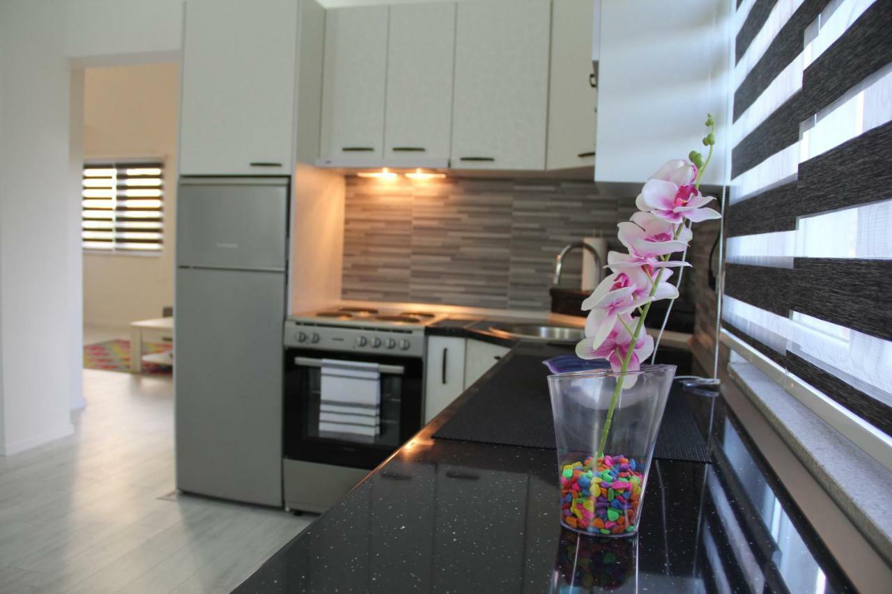 Holiday Home Flora Mostar Exterior foto