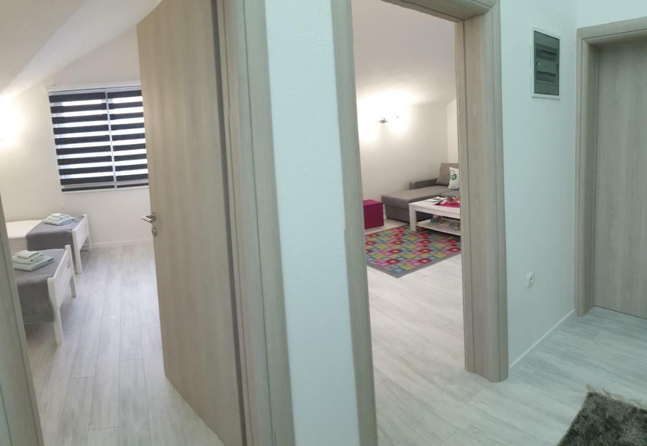 Holiday Home Flora Mostar Exterior foto