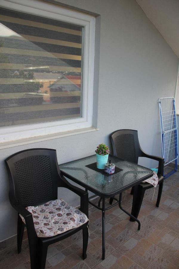 Holiday Home Flora Mostar Exterior foto