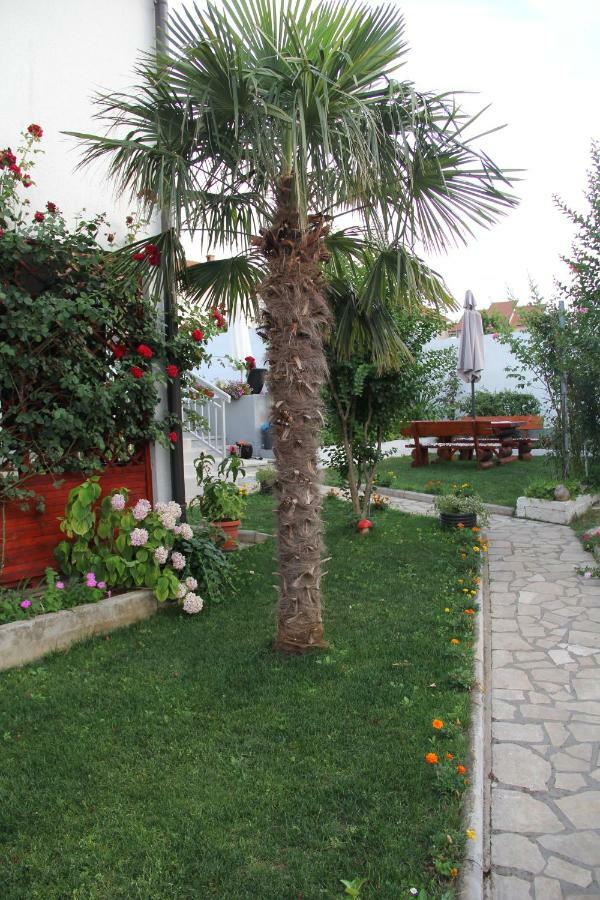 Holiday Home Flora Mostar Exterior foto