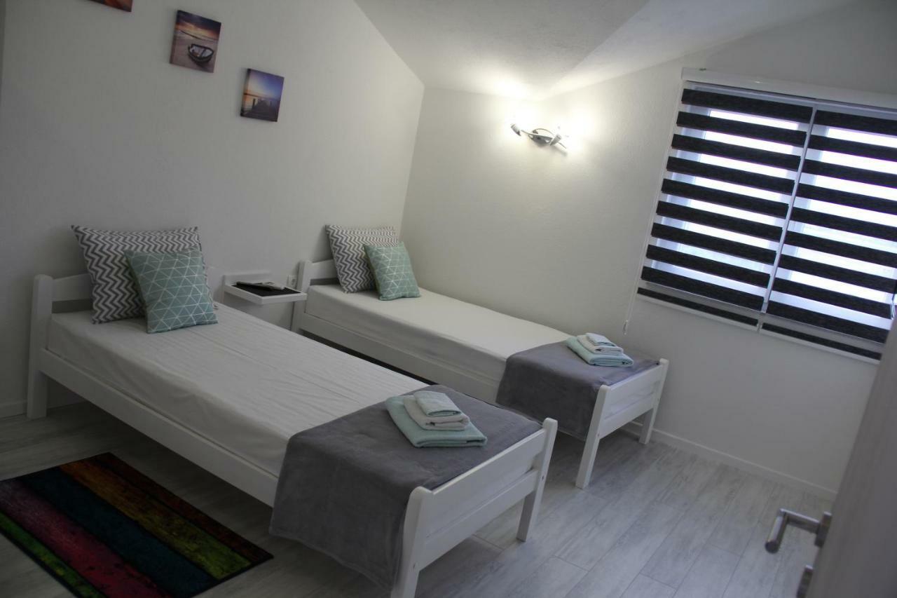 Holiday Home Flora Mostar Exterior foto