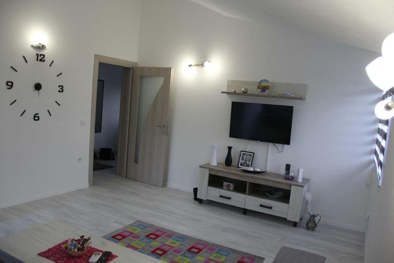 Holiday Home Flora Mostar Exterior foto