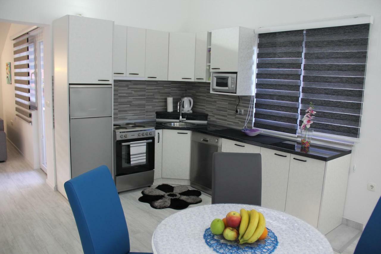 Holiday Home Flora Mostar Exterior foto